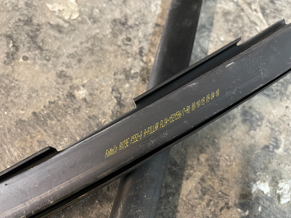 2018-2020 FORD F250 F350 F450 REAR LEFT DRIVER SIDE WEATHER STRIP DOOR SEAL OEM