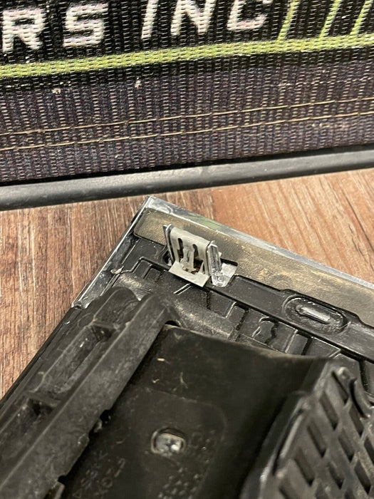 2017-19 FORD F450 LARIAT DRIVER LEFT FENDER EMBLEM BADGE OEM *SCUFFS #5*