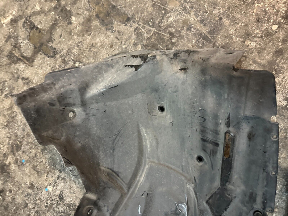 2020 BMW M4 F82 FRONT PASSENGER RIGHT FENDER LINER SET