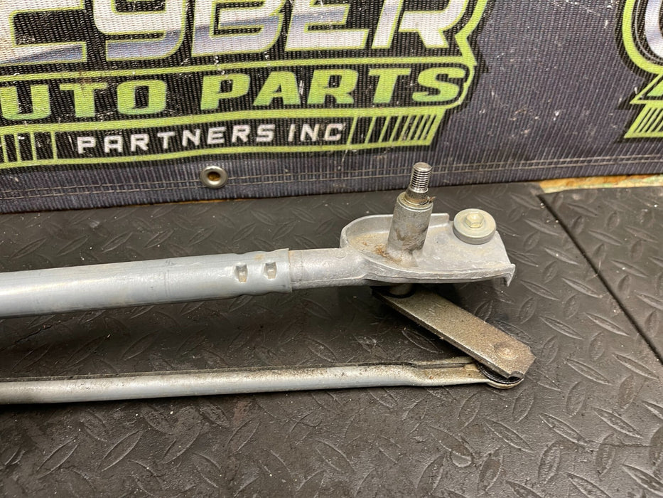 2018 CHALLENGER HELLCAT WINDSHIELD WIPER MOTOR ASSEMBLY OEM 2015-2021