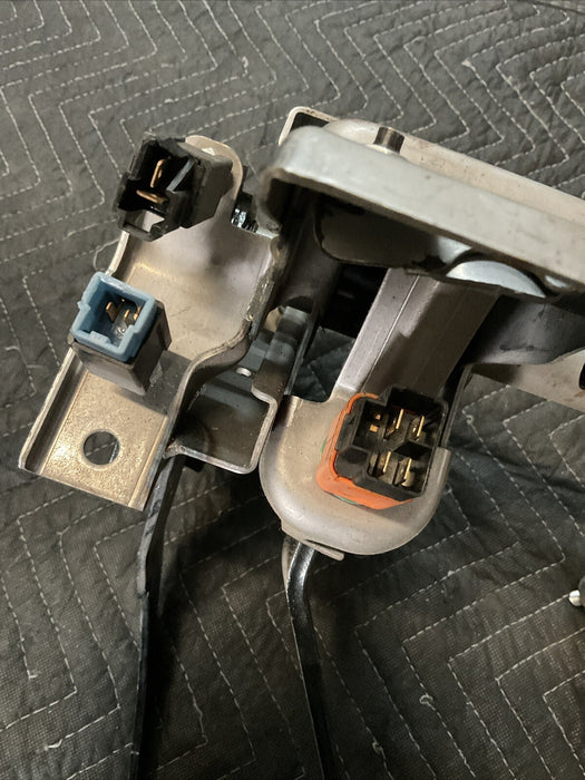 SUBARU BRZ SCION FRS TOYOTA 86 6SP MANUAL BRAKE CLUCTH PEDAL OEM~DAMAGE~