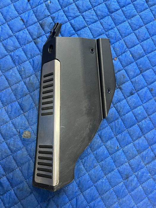 2012 AUDI R8 V8 OEM DEAD PEDAL FOOT REST TRIM BEZAL 423 864 777 A