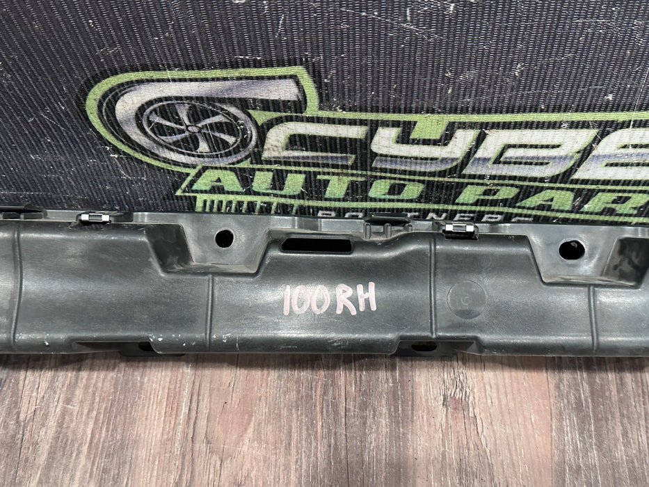 2018 AUDI R8 PASSENGER RIGHT SIDE SKIRT SUPPORT BRACKET OEM 4S0 853 922