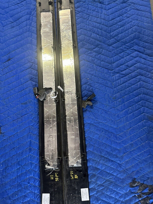 2017 AUDI R8 V10 LEFT RIGHT ILLUMINATED KICK SILL PLATES PAIR OEM 4S0 853 372