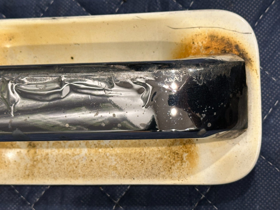 2017-2019 FORD F250 F350 REAR RIGHT DOOR HANDLE TRI COAT (UG) OEM *BURN DAMAGE*