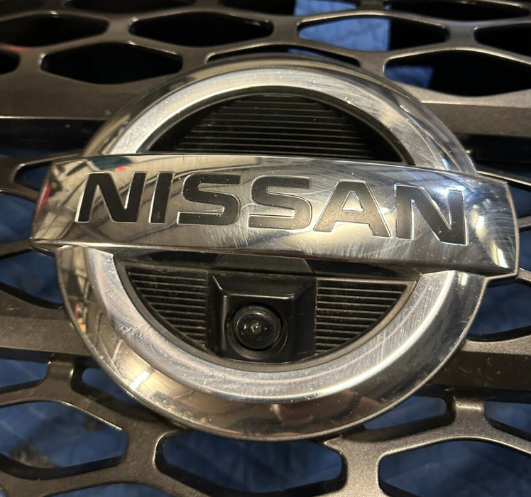 2016-2019 NISSAN TITAN XD PRO-4X GRILLE W/ CAMERA EMBLEM PAINTED GREY OEM