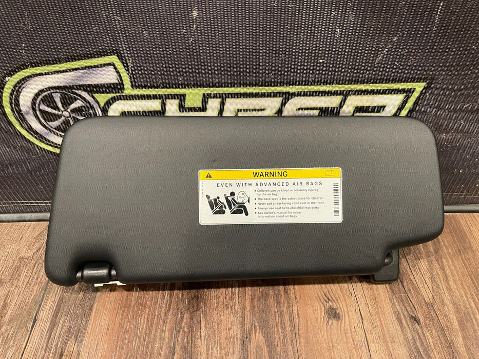 2015 MERCEDES BENZ C63S AMG FRONT LEFT RIGHT SUN VISOR / SUN BLOCKERS OEM *DENT*