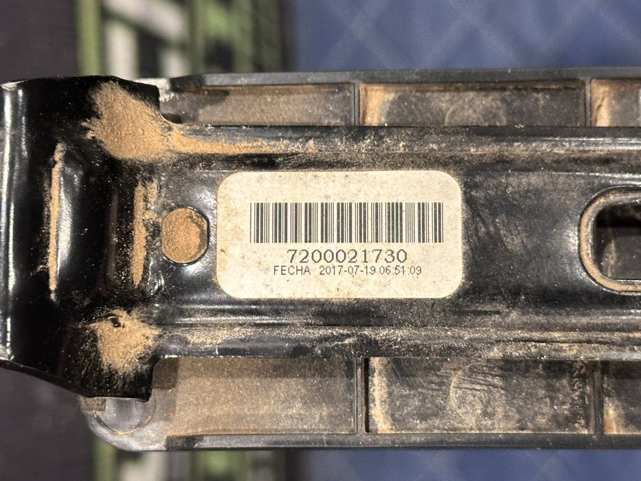 2017 FORD F250 F350 F450 LARIAT RIGHT SEATBELT ADJUSTER BRACKET BLACK ~WEAR ~