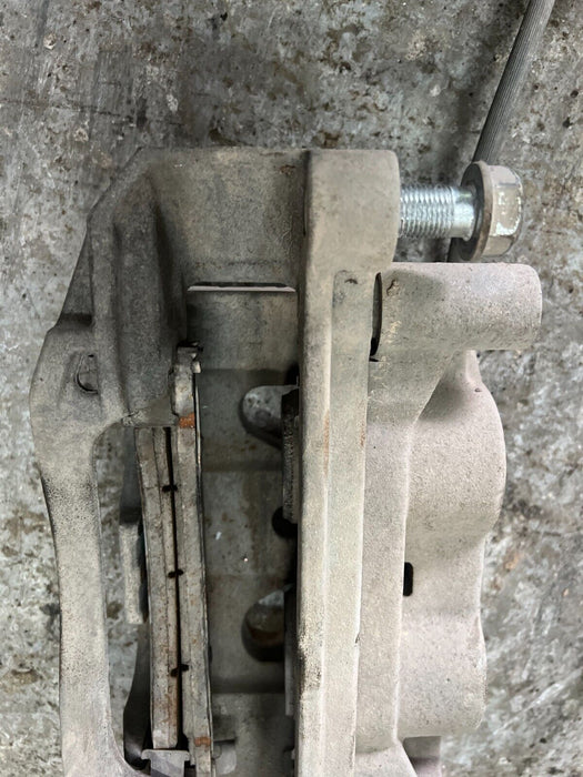 2016 2019 NISSAN TITAN XD FRONT DRIVER'S BRAKE CALIPER W/ BRAKE HOSE OEM