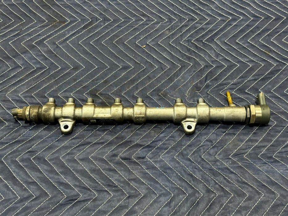 2017-2019 FORD F350 F450 SUPERDUTY LEFT FUEL INJECTION RAIL OEM BC3Q-9D280