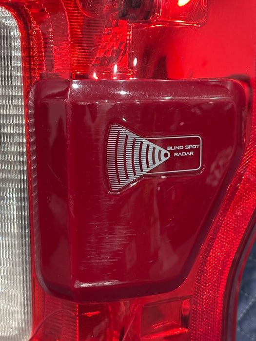 2017-2019 FORD F250 F350 F450 RIGHT HALOGEN BLISS TAIL LIGHT ASSEMBLY OEM ~READ~