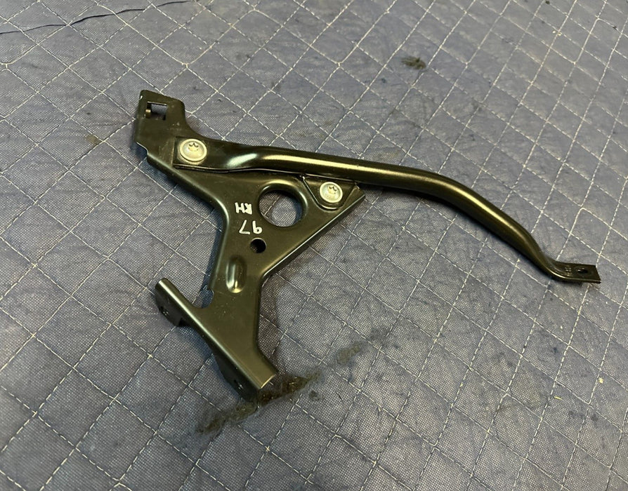2015-2020 BMW M4 F82 REINFORCEMENT BRACKET 51 61 7 326 236 5161 7326236