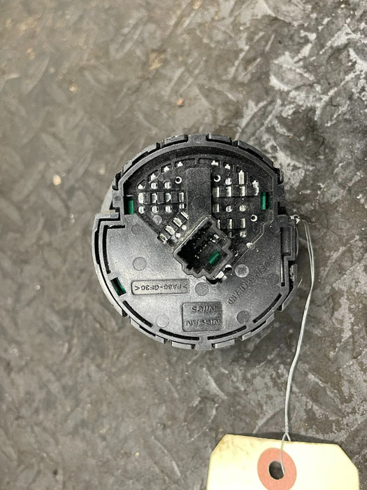 2016-2019 NISSAN TITAN XD HEALIGHT KNOB OEM