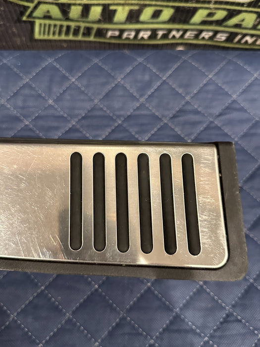 2014 AUDI R8 V8 OEM DEAD PEDAL FOOT REST TRIM BEZAL 423 864 777 A