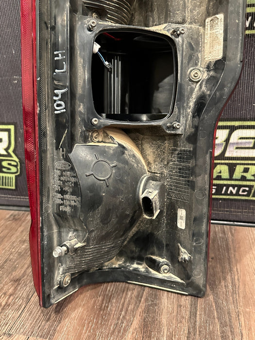 2023-2024 FORD F350 DRIVER LEFT HALOGEN TAIL LIGHT OEM *READ/SCUFFS*