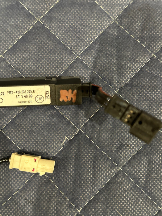 2014 AUDI R8 SPYDER LEFT RIGHT ANTENNA AMPLIFIER PAIR 420 035 225 C