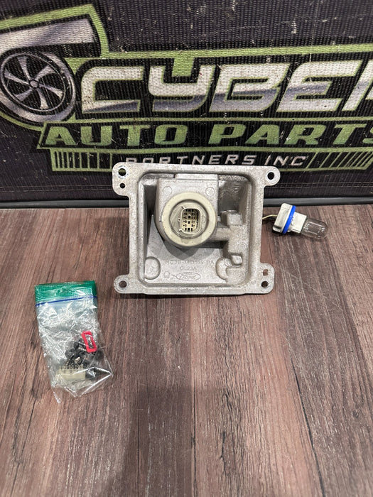 2017-19 FORD F250 F350 F450 RIGHT HALOGEN TAIL LIGHT BRACKET OEM HC3B-14D189-BA