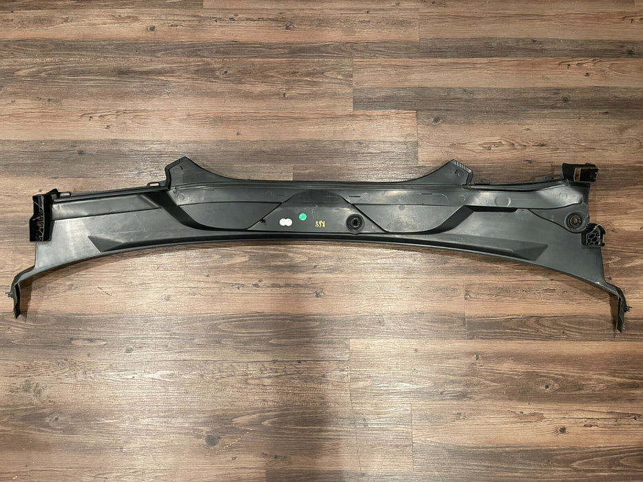 2020 BMW M8 COMP F93 FRONT WINDSHIELD COWL PANEL COVER TRIM OEM 51717435326