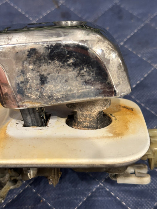 2017-2019 FORD F250 F350 FRONT LEFT DOOR HANDLE TRI COAT (UG) OEM *BURN DAMAGE*