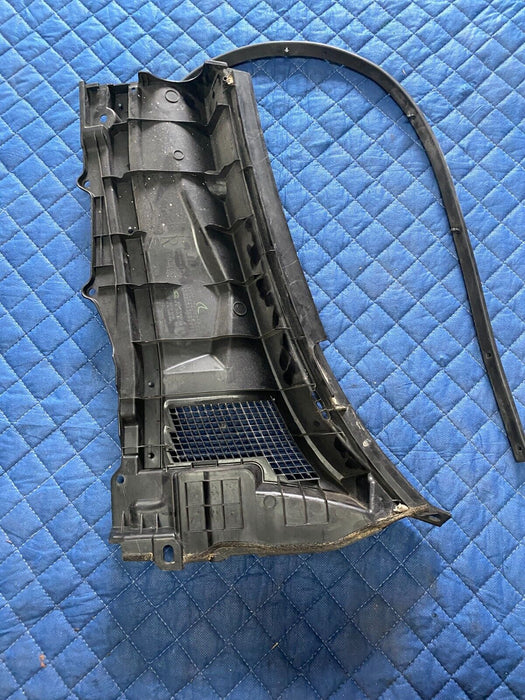 2017-2019 NISSAN 370Z PASSENGER WINDSHIELD COWL VENT 66862-1EA0A