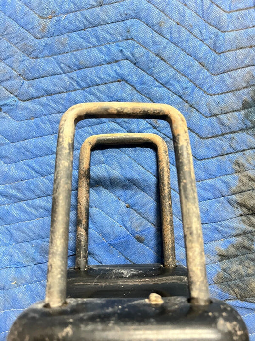 2016-19 NISSAN TITAN XD REAR LEFT DRIVER LEAF SPRING MOUNT PLATE W/ U BOLTS OEM