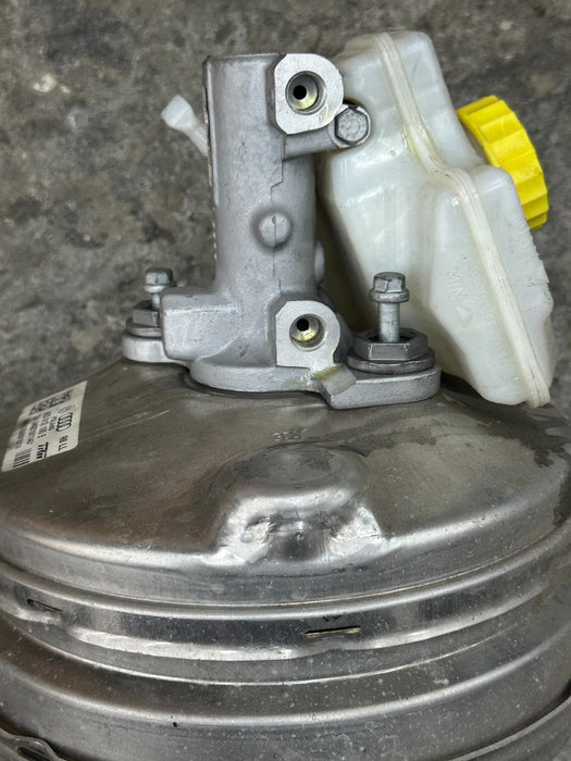 2014 AUDI R8 POWER BRAKE BOOSTER W/ MASTER CYLINDER 423 612 105 E 423612105E