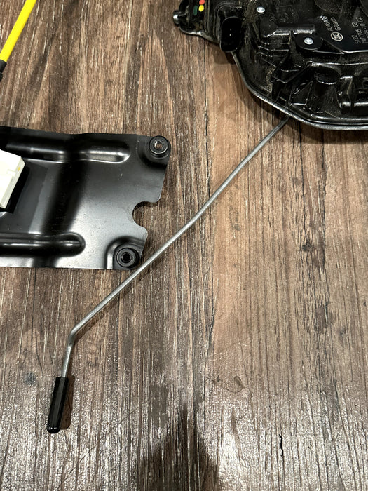 2020 BMW M8 COMP F93 REAR LEFT DOOR LOCK LATCH ACTUATOR W MOTOR OEM 5121 7477705