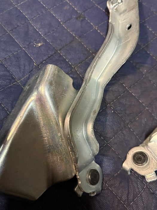 2016 2019 NISSAN TITAN XD LEFT RIGHT HOOD HINGE PAIR OEM