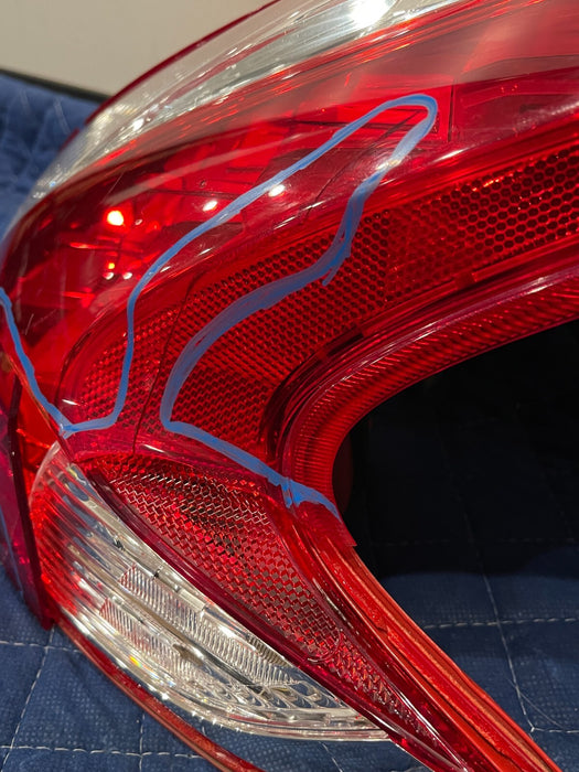 2012 NISSAN 370Z CONV REAR PASSENGER RIGHT TAIL LIGHT OEM *CRACKED*