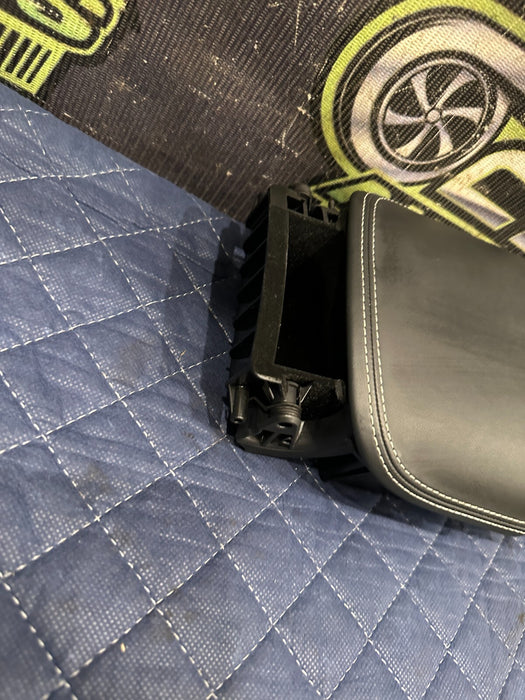 2014 AUDI R8 V10 CENTER CONSOLE LEATHER STORAGE COMPARTMENT OEM 420 863 075 B