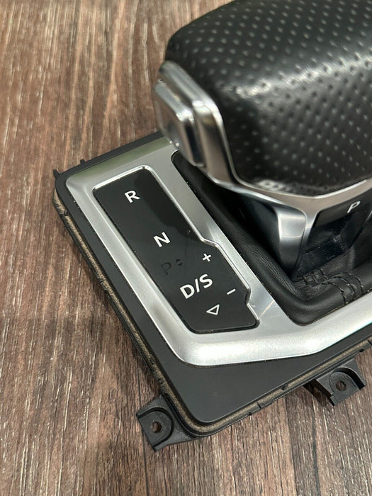 2017-18 AUDI R8 CENTER CONSOLE AUTOMATIC GEAR SHIFTER KNOB W BEZEL OEM