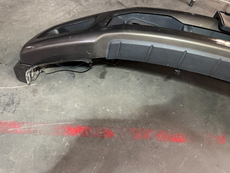 2017-2019 FORD F450 FRONT BUMPER ASSEMBLY OEM (READ/ MINOR DENTS/SCRATCHES)