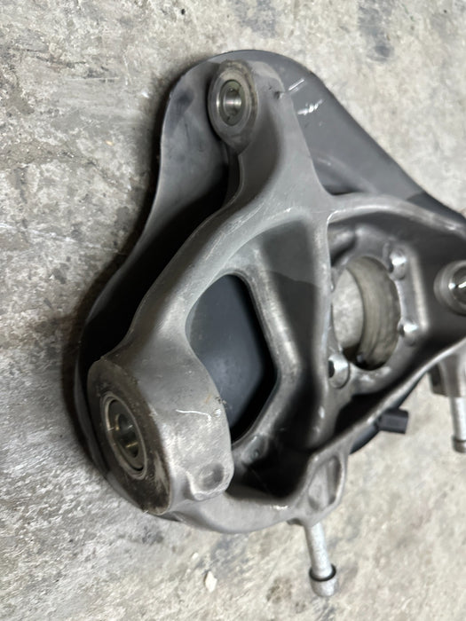 2018 AUDI R8 FRONT RIGHT SUSPENSION HUB KNUCKLE OEM