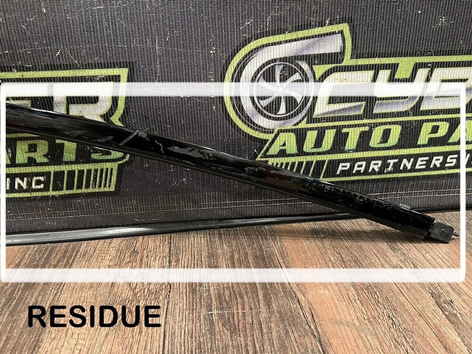 2020 BMW M4 F82 FRONT LEFT DOOR WINDOW FRAME MOULDING OEM