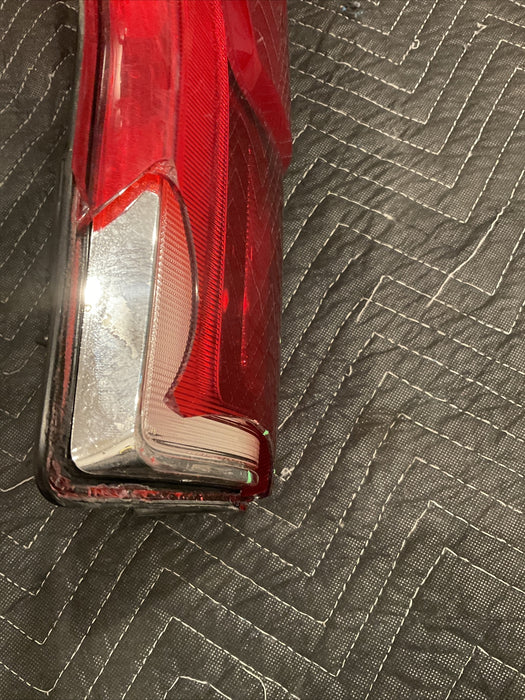 2017 2018 2019 FORD F250 F350 F450 LIMITED TAIL LIGHT LED  *DAMAGE*
