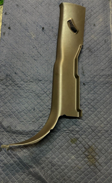 2017-2019 FORD F250 F350 LIMITED DRIVER RIGHT C PILLAR TRIM OEM