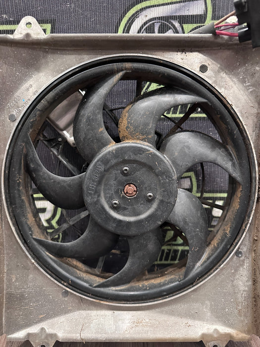 2008-2015 AUDI R8 FRONT PASSENGER RIGHT ENGINE COOLING FAN OEM 420 121 197 B