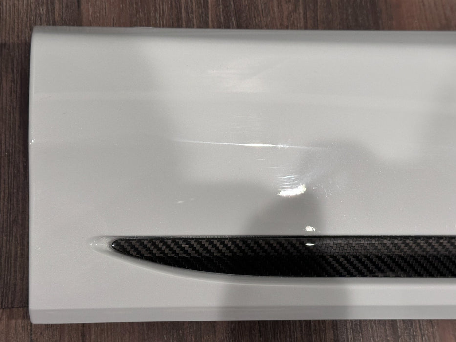 2020 AUDI RS Q8 FRONT RIGHT LOWER DOOR MOLDING CARBON FIBER TRIM OEM 4M8 853 960