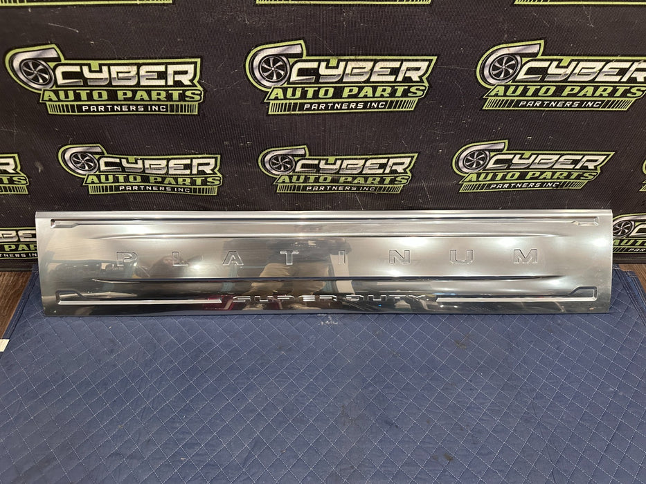 2024 FORD F250 F350 SUPERDUTY PLATINUM TAILGATE TRIM PLAQUE OEM PC3B J402A02