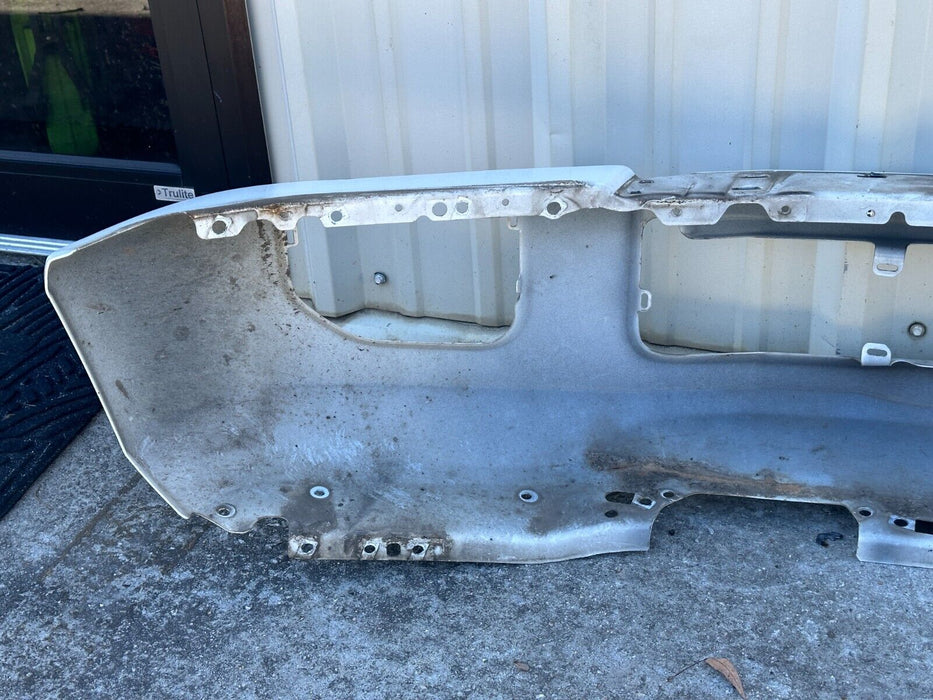 2020 2021 2022 FORD F450 FRONT BUMPER WHITE PAINTED COVER OEM *DAMAGE*