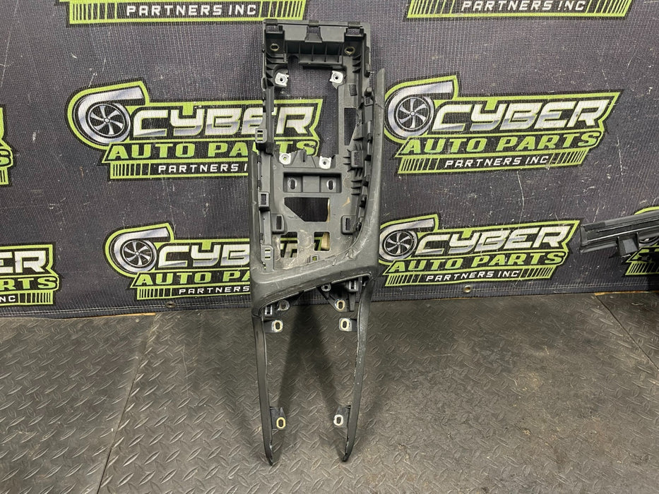 2017 AUDI R8 CENTER CONSOLE TRIM OEM 2018 4S1-864-357-D-25D
