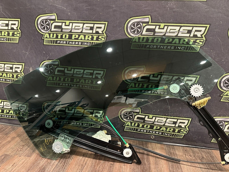 2020 BMW M4 F82 FRONT RIGHT DOOR WINDOW GLASS W REGULATOR OEM LOCAL PICUP ONLY!!