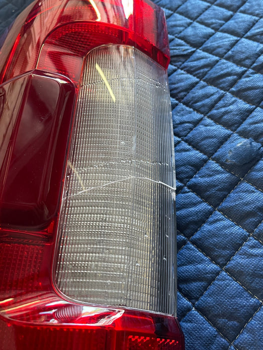 2017 2018 2019 FORD F250 F350 F450 DRIVER TAIL LIGHT BRACKET ONLY OEM *DAMAGED*