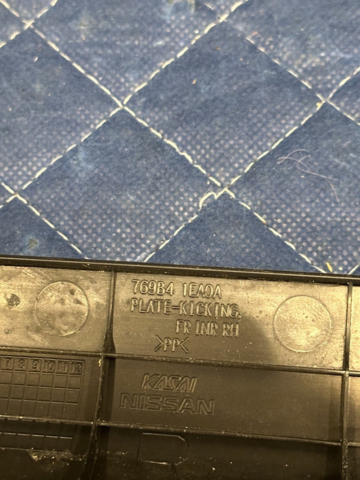 2010 NISSAN 370Z RIGHT PASSENGER DOOR SCUFF PLATE TRIM OEM 769B5 1EA0A ~WEAR~