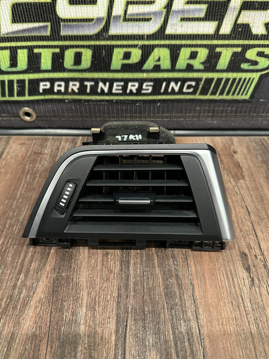2020 BMW M4 F82 DASH DASHBOARD PASSENGER RIGHT AIR VENT TRIM OEM