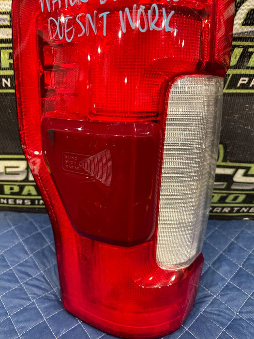 2017-2019 FORD F250 F350 F450 DRIVER LEFT TAIL LIGHT OEM *WATER DAMAGE*
