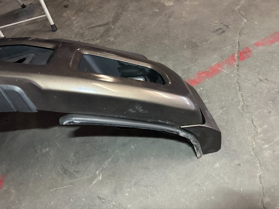 2017-2019 FORD F450 FRONT BUMPER ASSEMBLY OEM (READ/ MINOR DENTS/SCRATCHES)