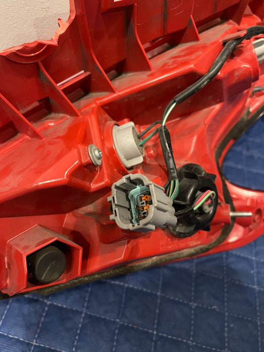 2012 NISSAN 370Z CONV REAR DRIVER LEFT TAIL LIGHT OEM *MINOR SCRATCHES/SCUFFS*