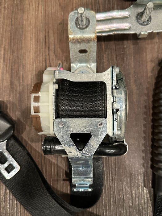 2017-2019 FORD F250 F350 F450 FRONT LEFT SEATBELT OEM