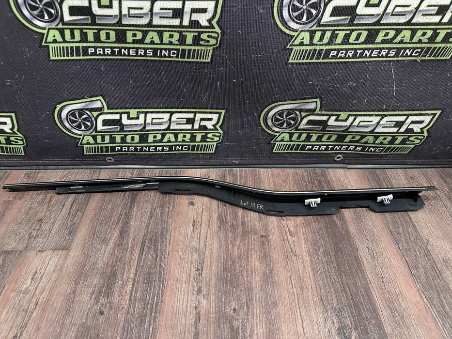 2017-2019 FORD F250 F350 F450 FRONT RIGHT CHROME DOOR WINDOW BELT OEM